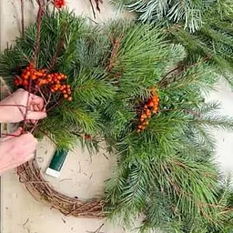 Fresh Holiday Wreath Making Workshop!