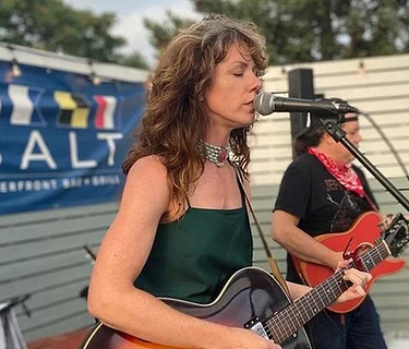 Live Music with Julia King