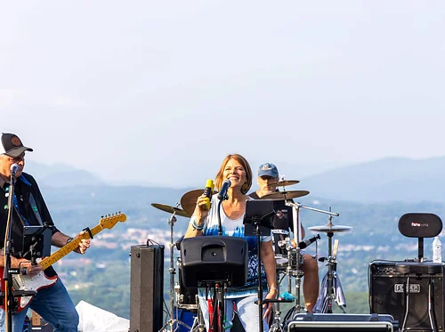 Summit Sounds with Movin’ On