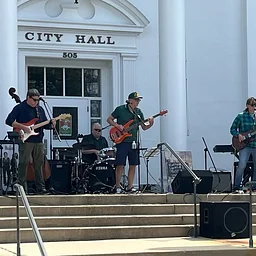 Live Music: Evergreen