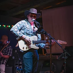 LIVE MUSIC - Kyle Luna and the Moondogs