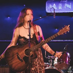 Live Music - Piper Hays