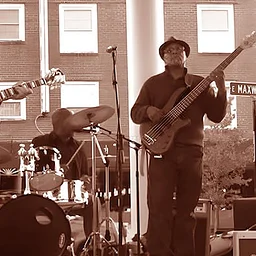 Lunchtime Listening with Maxwell Street, Season Opener
