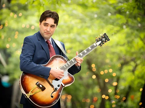 Live Music: Andy Pratt