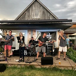 B-Town – Music in The Vineyard