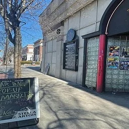 STAR COMMUNITY BAR POP-UP MARKET