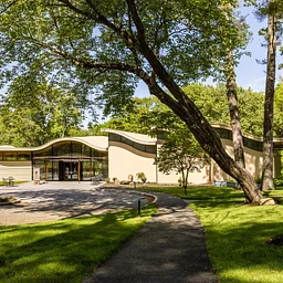 Guided Tour Art Complex Museum (Duxbury)