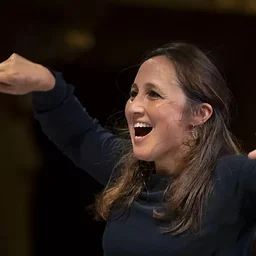 Carneiro Conducts Copland