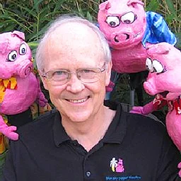 Blue Sky Puppet Theatre: Pig Tales