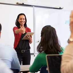 ¡Aprenda Inglés Gratis En Su Biblioteca!