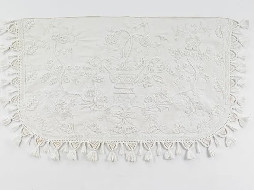 Quilts and Coverlets: American Needlework in White