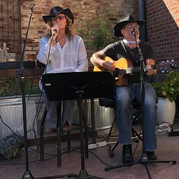 Live Music: Jones