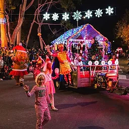 No Show – Holiday Parade!