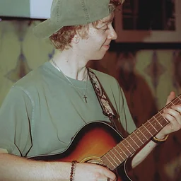 Alec Collins- Singer-Songwriter / Guitarist
