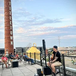 Live Music: Courtney Paulson