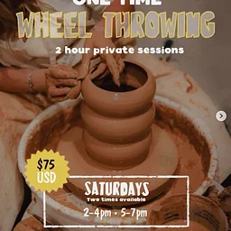 Chicas del Barro: Wheel Throwing