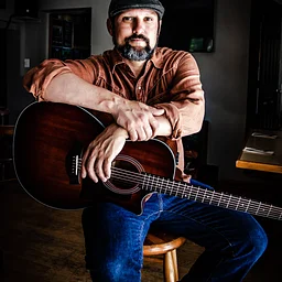 LIVE MUSIC: LUKE FLANSBURG
