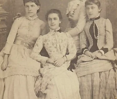 Cover to Cover Tour: Women’s Edition