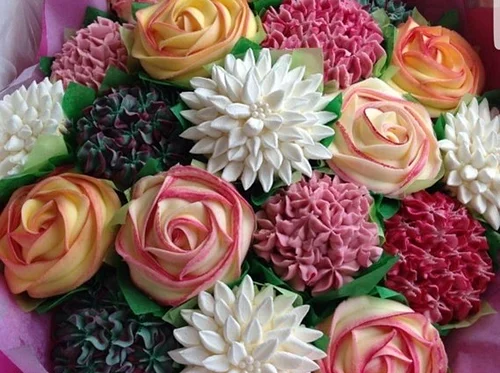 CUPCAKE BOUQUET: A FLORAL MASTERPIECE w/ ANGELA BOWES, MARCH 19TH at 6PM, $65 PER PERSON