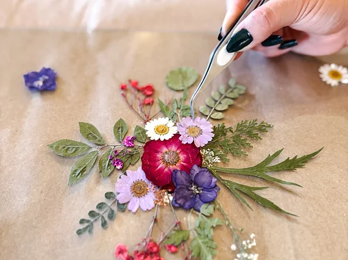 Featured Project: Pressed Flower Frame Experience