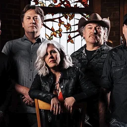 Straight Up Sideways | Music on the Patio