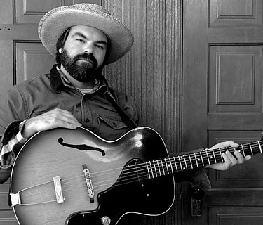 Live Music: Quincy Voris