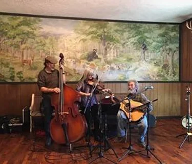 Live Music - Smokin’ Trout