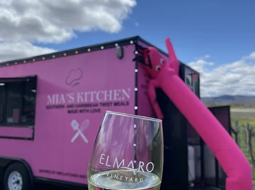 Mia’s Kitchen Food Truck