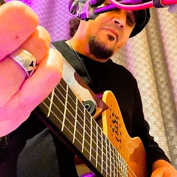 Live Music / Avi Haviv