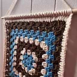 Advanced Beginner Crochet: Granny Square Wall Hanging with Sarah LaVoie