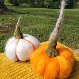 Needle Felting – 3D Pumpkins