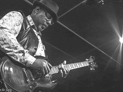 T Blues Band | Mack / Ajamu