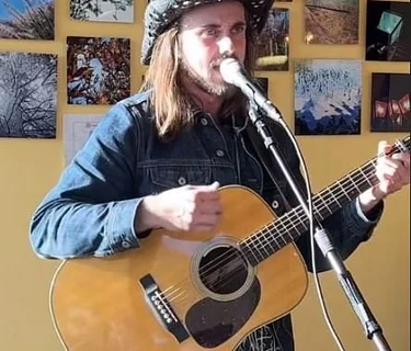 Live Music: Jared Nels 6-9 pm / Food Truck: Wrapped
