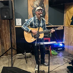 LIVE MUSIC - DEREK DASSATTI