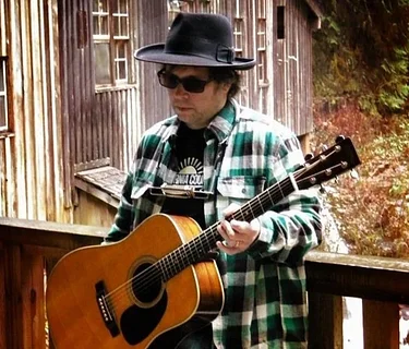 Live Music: Richie Bean