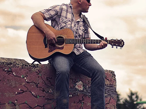 Saturday Live Music Series – Chris Huff