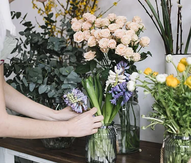 Vino & Blooms
