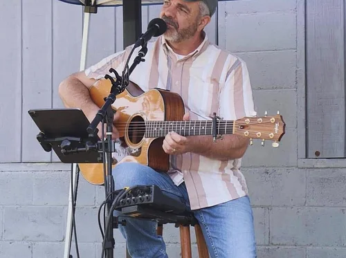 Live Music: Ric Allendorf