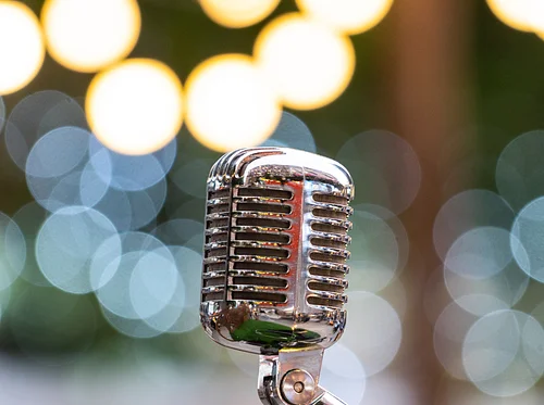 LIVE MUSIC – Joy Polloi Band