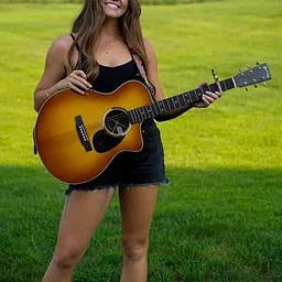 Molly Shannon Performs Live In Clinton on October 11th!