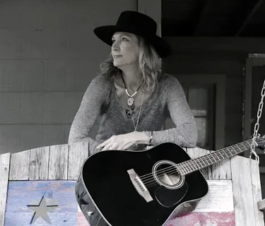 McKenzie Live at Lone Star - Variety Hits