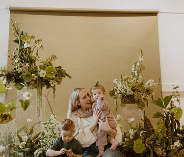 Motherhood Session - MELLOW YELLOW