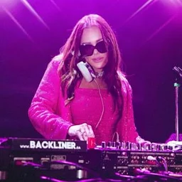 DJ Meredith Marks