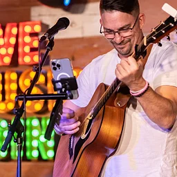 Live Music w/ Sterling Scott