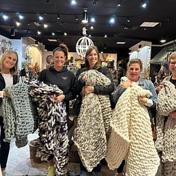 Cozy Knit Blanket Workshop