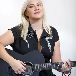 Nataly Lola @ the Tasting Room