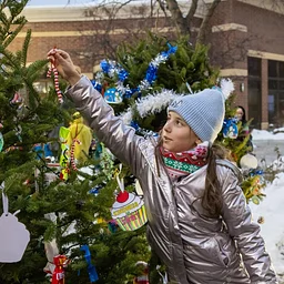 Holiday Tree Lighting