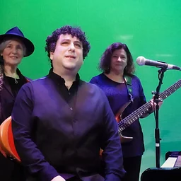Sunday Sessions: Cooie’s Trio