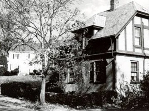 Walking Tour of Woodbourne
