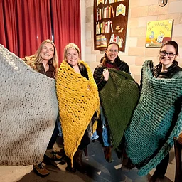 Read Earth Knots: Chunky Knit Throw Workshop